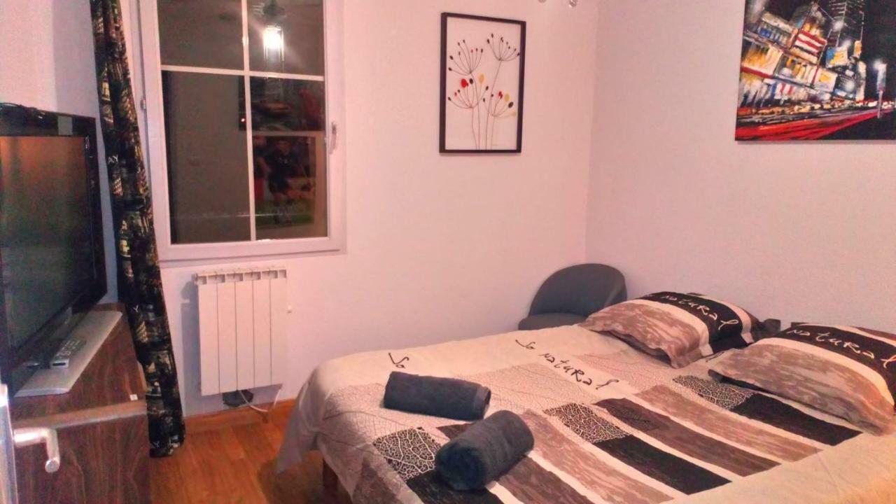 Chambre Avec Petit Dejeuner Carcassonne Bagian luar foto